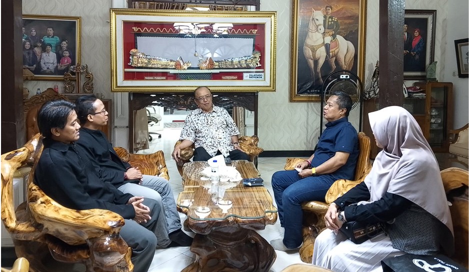 Pimpinan STMIK Kebumen Silaturahmi dengan KRT Darori Wonodipuro